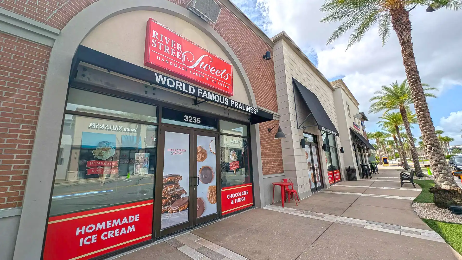 Front signage of River Street Sweets