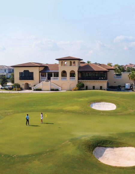 Campo de golf Jack Nicklaus y Clubhouse en The Bear's Den Resort Orlando