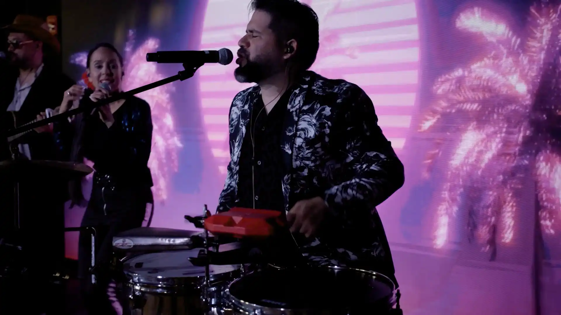 Live music during the Promenade at Sunset Walk’s Cinco de Mayo Street Party 2025